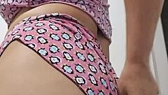 quero dar minha bucetinha de puta pra alguem me comer de graça