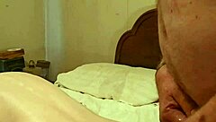 Amateur wife enjoys pussy stretching with licking and rimjob in missionary and doggystyle