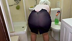 Roomy Ass Mature Milf Takes Cock Deep in Intense Anal Session