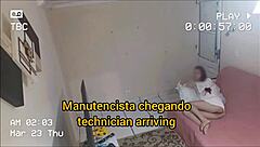 Safada sem calcinha recebe técnico da net. She masturbates with cock and cum on ass in uniform.