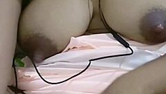 masturbasi memek ku gatel pengen ngentot sama kontol besar