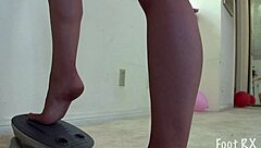 chatting about barefoot toes and feet pumping fun