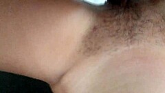 Casadinha amadora portuguesa se entrega em masturbação caseira quente