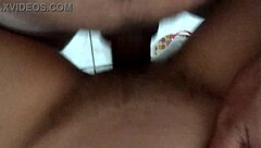 Casadinha amadora portuguesa se entrega em masturbação caseira quente