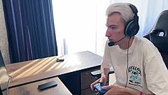 Muscular Man Boldly Teaches Friend To Make Girl Squirt With Intense Pussy Fucking And Cumshot