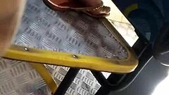 novinha do pezinho perfeito no busão 1 parte