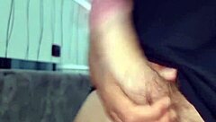 ARRAPATO SEGA UN CAZZO ENORME SBORRATA E GEMITI - UN GROSSO PISELLO DA SUCCHIARE