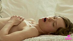 Wow lynn shoves her favorite glass dildo deep into her tight asian ass for orgasm