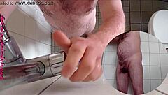 Geiles Pissen In Der Dusche