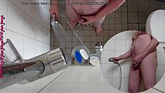 Geiles Pissen In Der Dusche