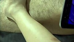 I play with his dick when he watching porn 😏🍆