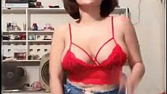 hot girl dances bingo