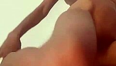 Puta zorra de ebano montando un dildo gigante hasta hacer un squirt 😈💦