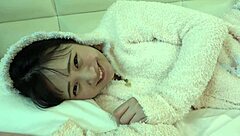 Uncensored 18-year-old beautiful big breasts black hair beauty Suzu-chan gets shaved pussy creampie after intense caressing