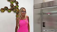 Oh wow, can this hot blonde realtor really seal the deal with a wild fuck like that? Sarah Harlow is unstoppable!