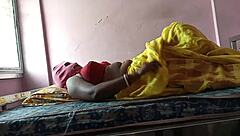 DESI INDIAN HOUSEWIFE GETS FUCKED HARDCORE IN QUICKIE!