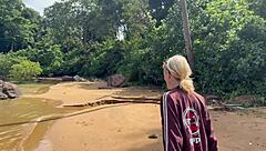 Accidental homemade adventure on public beach with handjob and cumshot