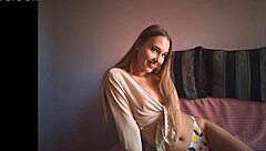 Sexy College Girl Needs Erotic Photo Help Now