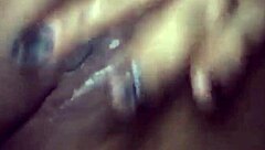 Girlfriend masturbates pussy in homemade video