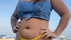 i got that guy rock hard flashing on the beach