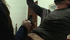 a loirinha do amigo chupa tudo gulosa e submissa