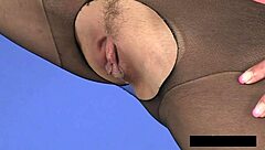 golden shower orgy explodes with squirting lesbians kissing wildly 💦👯‍♀️