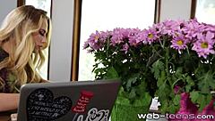 Blonde Teen Rimjob And Fingering Frenzy