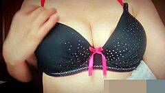 i'm strollin naked thru empty house toyin my wet pussy n tits