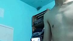 pareja amateur graba perrito sexy con ella gimiendo en vertical