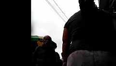 Peruvian beauty shops with sexy curves on display