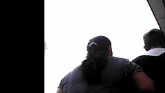 Peruvian beauty shops with sexy curves on display