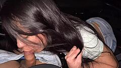 tragándome la verga gorda de un desconocido en plena vía pública