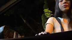 tragándome la verga gorda de un desconocido en plena vía pública