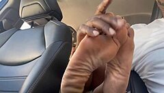 dirty hood teen's teasing feet and toes revealed