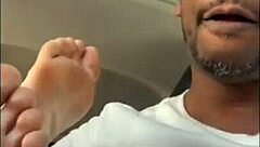 dirty hood teen's teasing feet and toes revealed