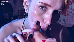 Rotten Venus' sexy feet make everyone crave foot worship