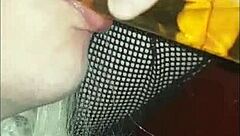 my girlfriend blindfolds me for own pee taste