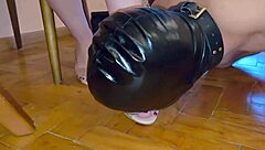 Submissive cuckold gifts muscular bodybuilder his wifes juicy pussy