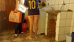 Housewife pays repairman with her wet pussy licking