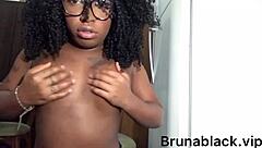 im squirting hard masturbating on cam brunablack