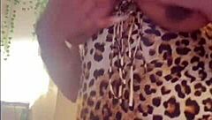 watch me twerk this fat california ass and juicy pussy for you