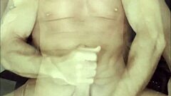 Bodybuilder unloads four massive cumshots in one day