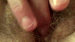 i masturbate my hairy mommy pussy intensely