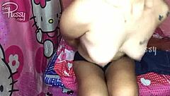 Stolen clip shows naked asian girlfriend posing casually