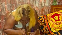 i can't stop fingering my shaved pussy on camera today