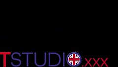 18yo teen amateur pisses wildly on toilet seat