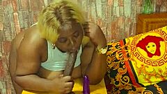 i can't stop fingering my shaved pussy on camera today