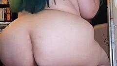Chubby homemade bbw shakes ass riding dildo torso