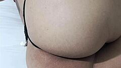 i pose hot letting him snap my jiggling ass