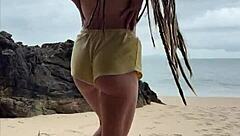 luna vitali wanna bbc fuck on deserted beach?